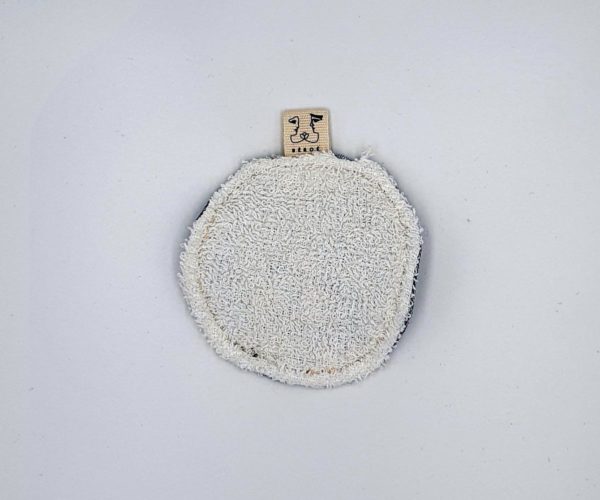 Grand coton éponge rond réutilisable en tissus recyclé confectionné à la main. Modèle 
